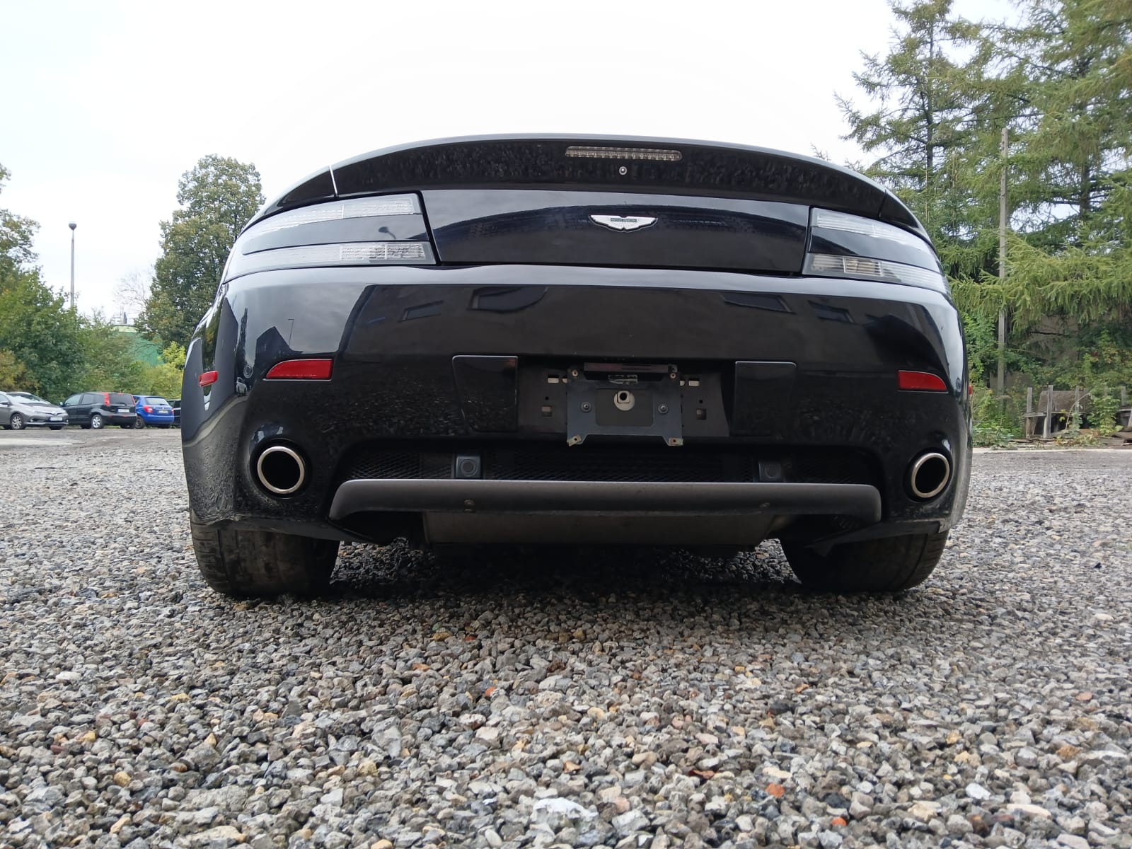 Aston Martin Vantage V8