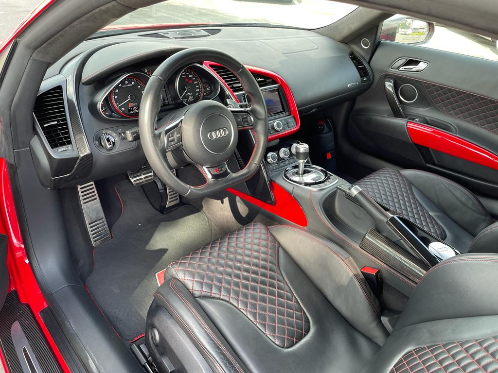 Audi R8 V10 Red