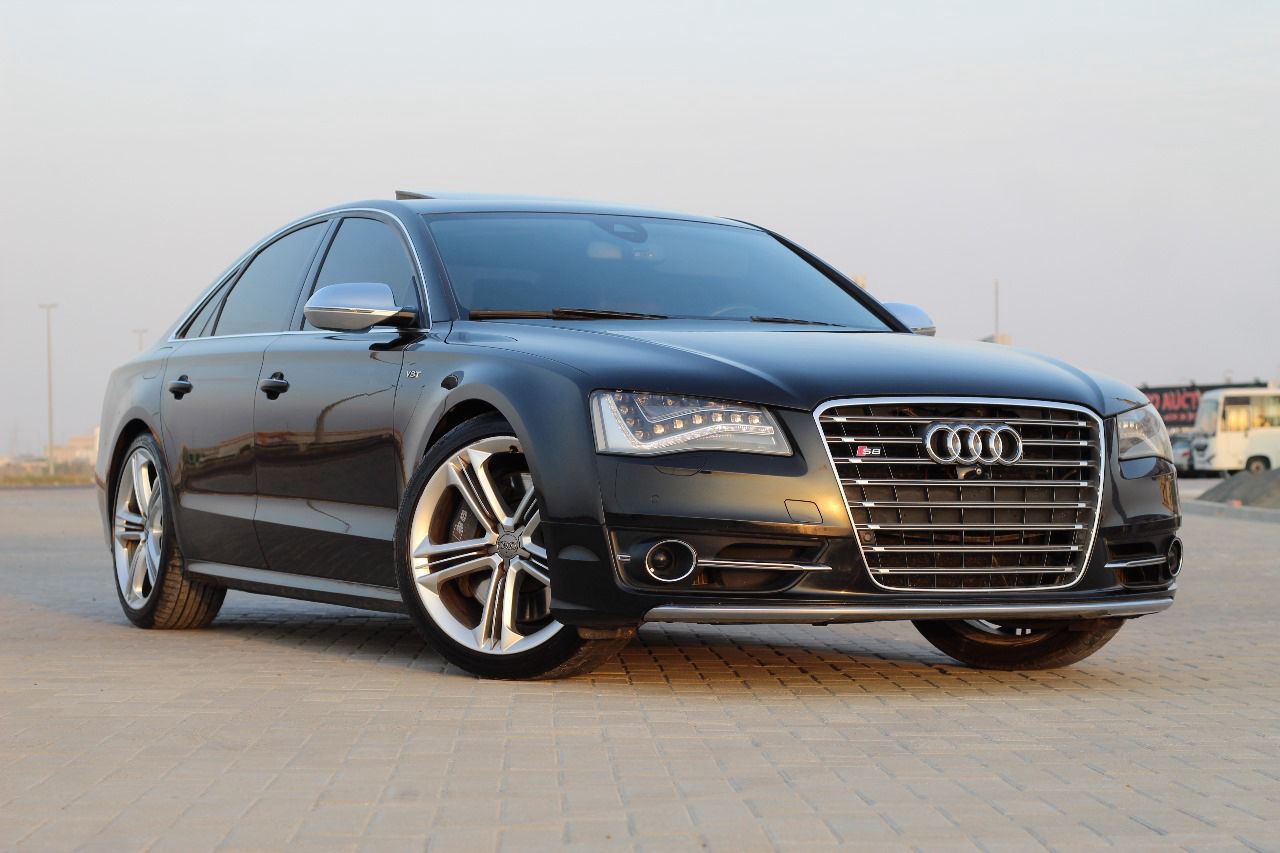 Audi S8 2013