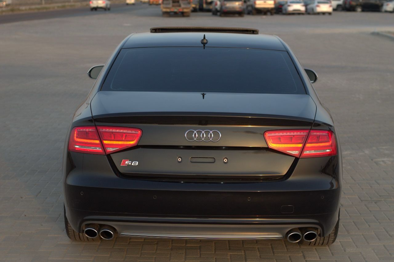 Audi S8 2013