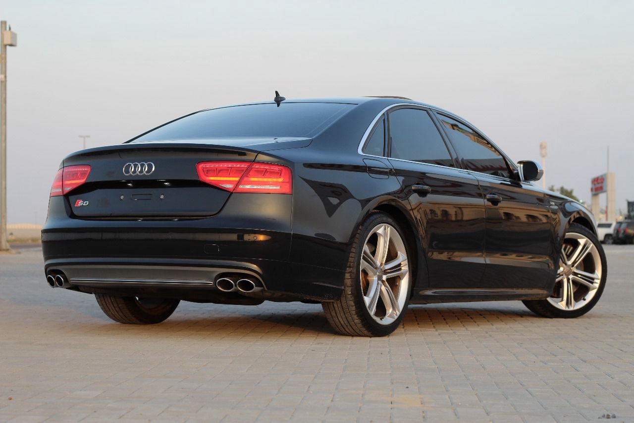 Audi S8 2013