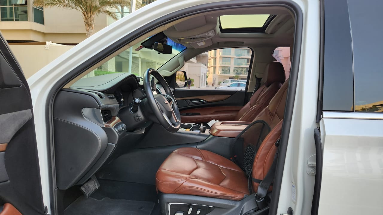 Cadillac Escalade IV ESV 2018