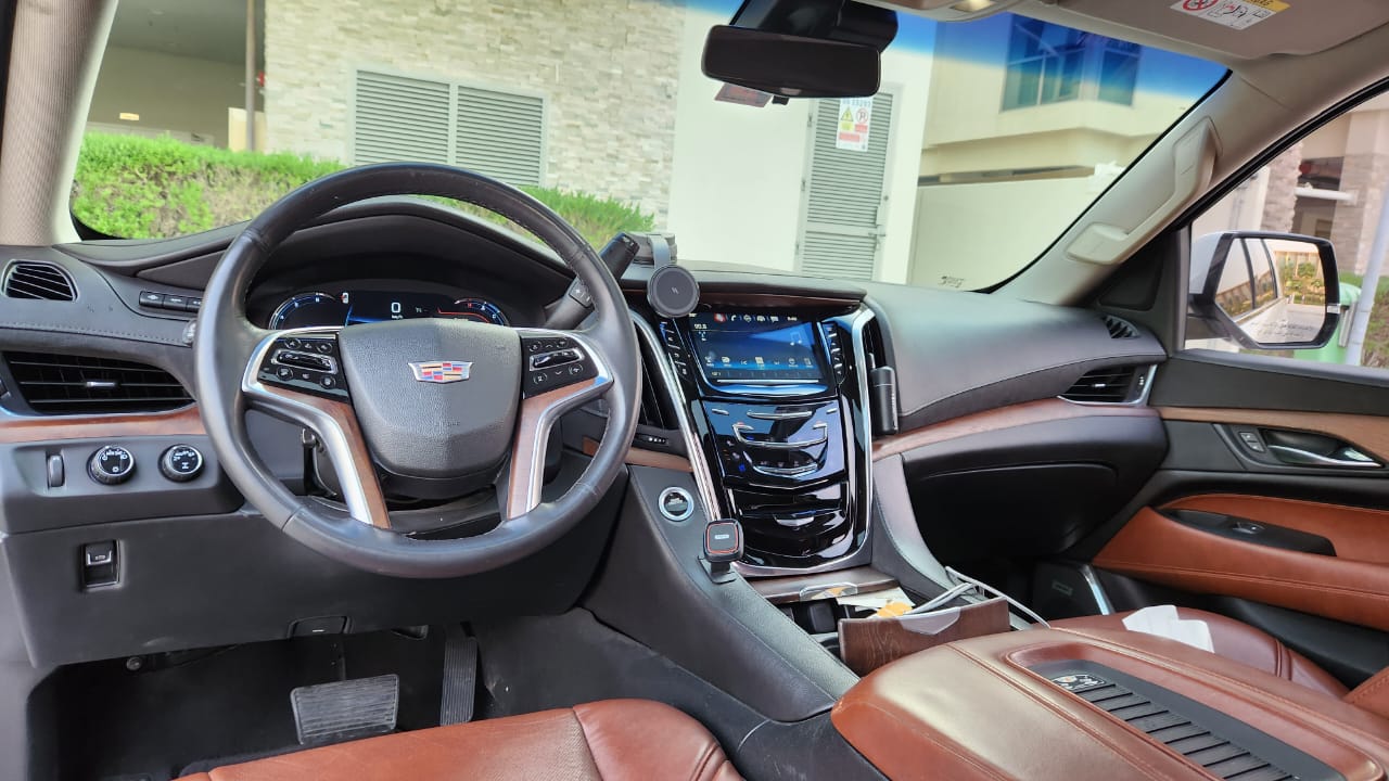 Cadillac Escalade IV ESV 2018