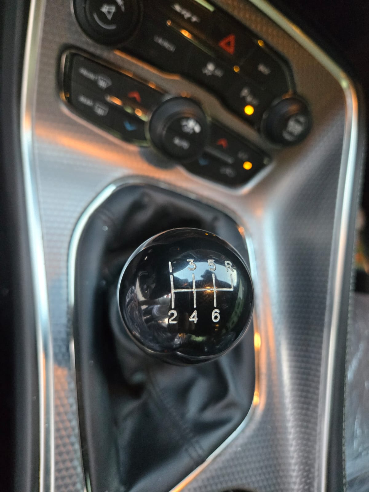 Dodge Challanger SRT8 Hellcat Manual