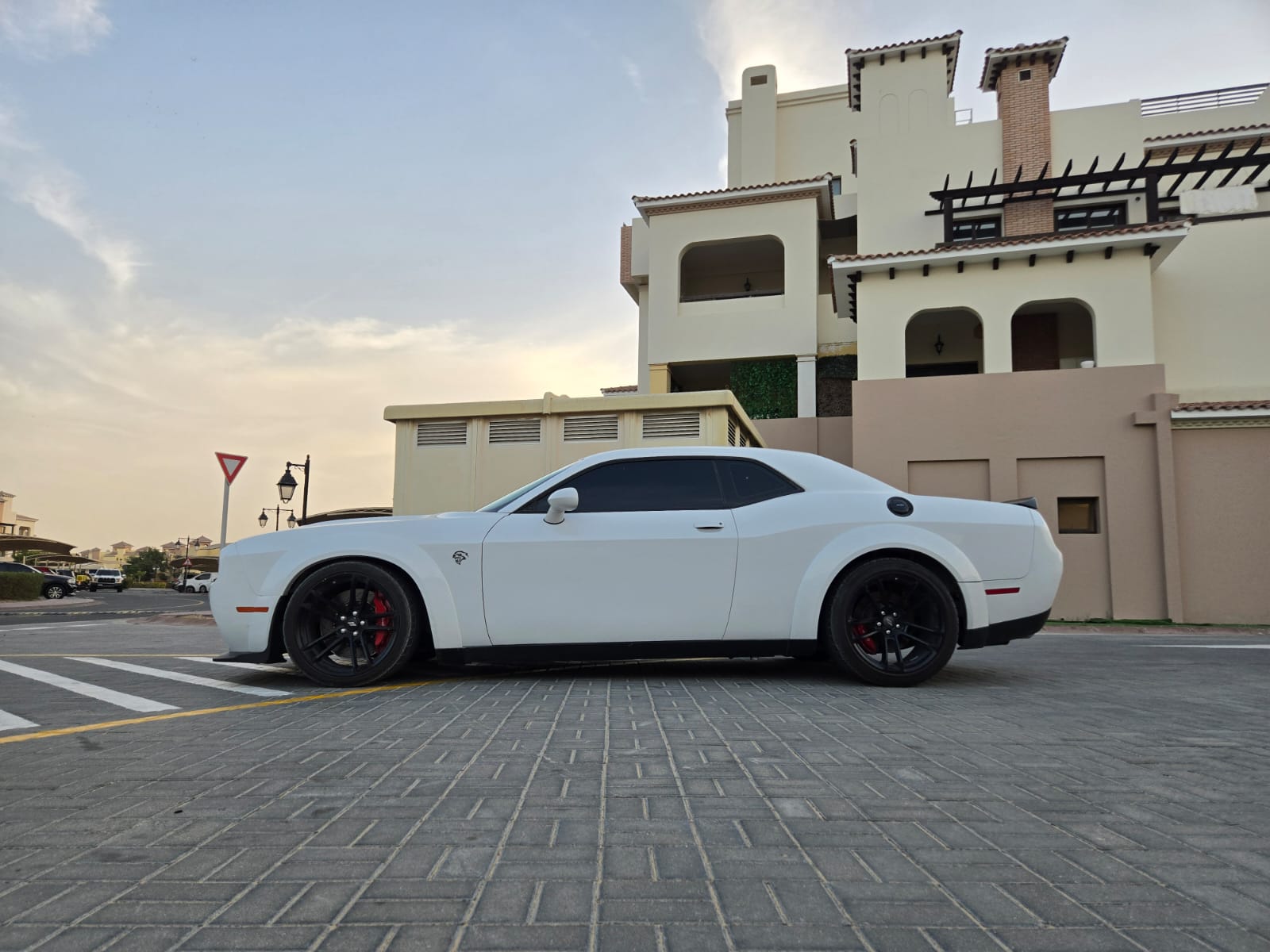 Dodge Challanger SRT8 Hellcat Manual
