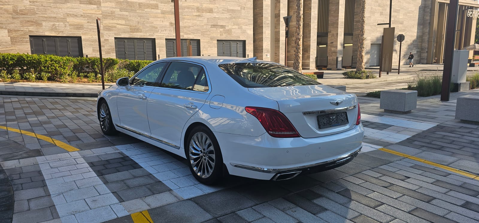 Genesis G90 Royal