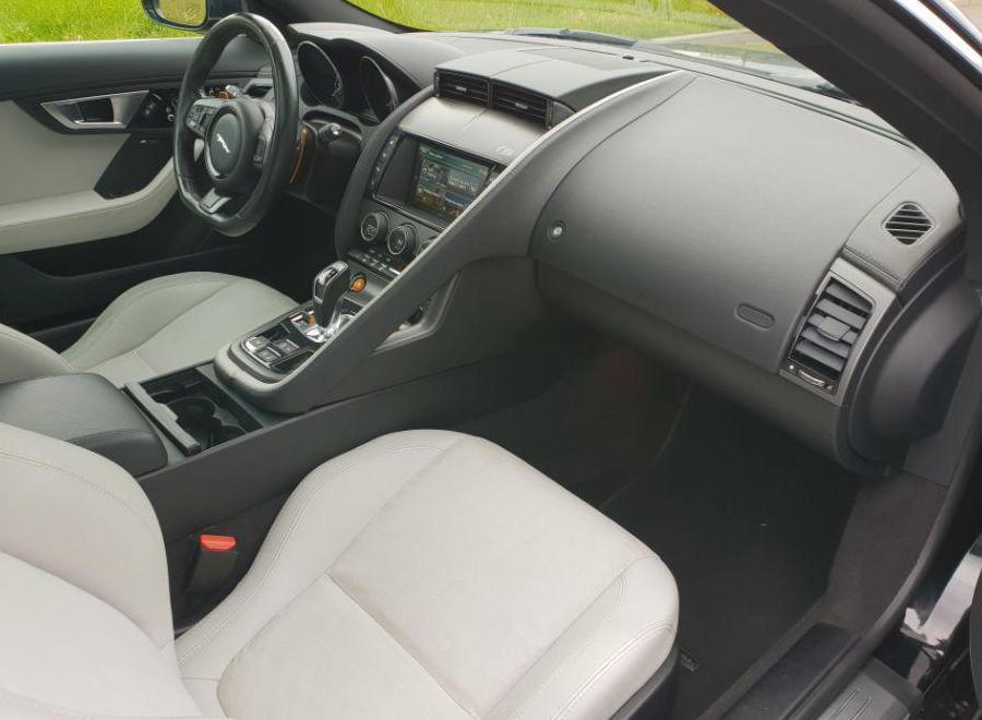 Jaguar F Type V6
