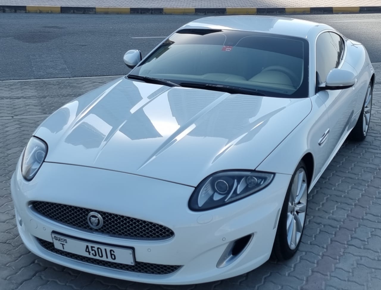 Jaguar XK 2012 White