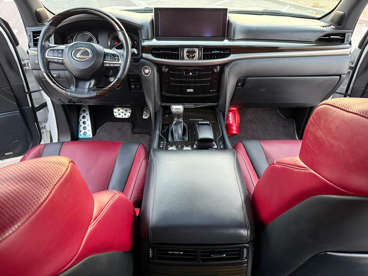 Lexus LX570 Signature