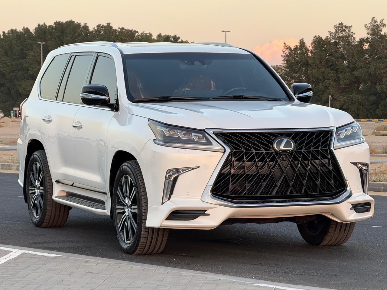Lexus LX570 Signature