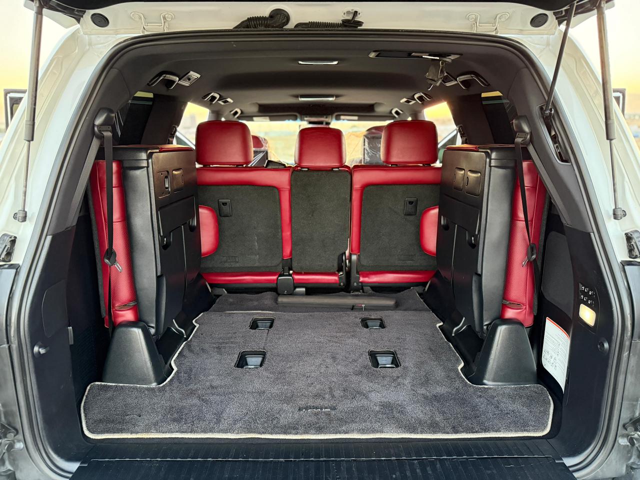 Lexus LX570 Signature