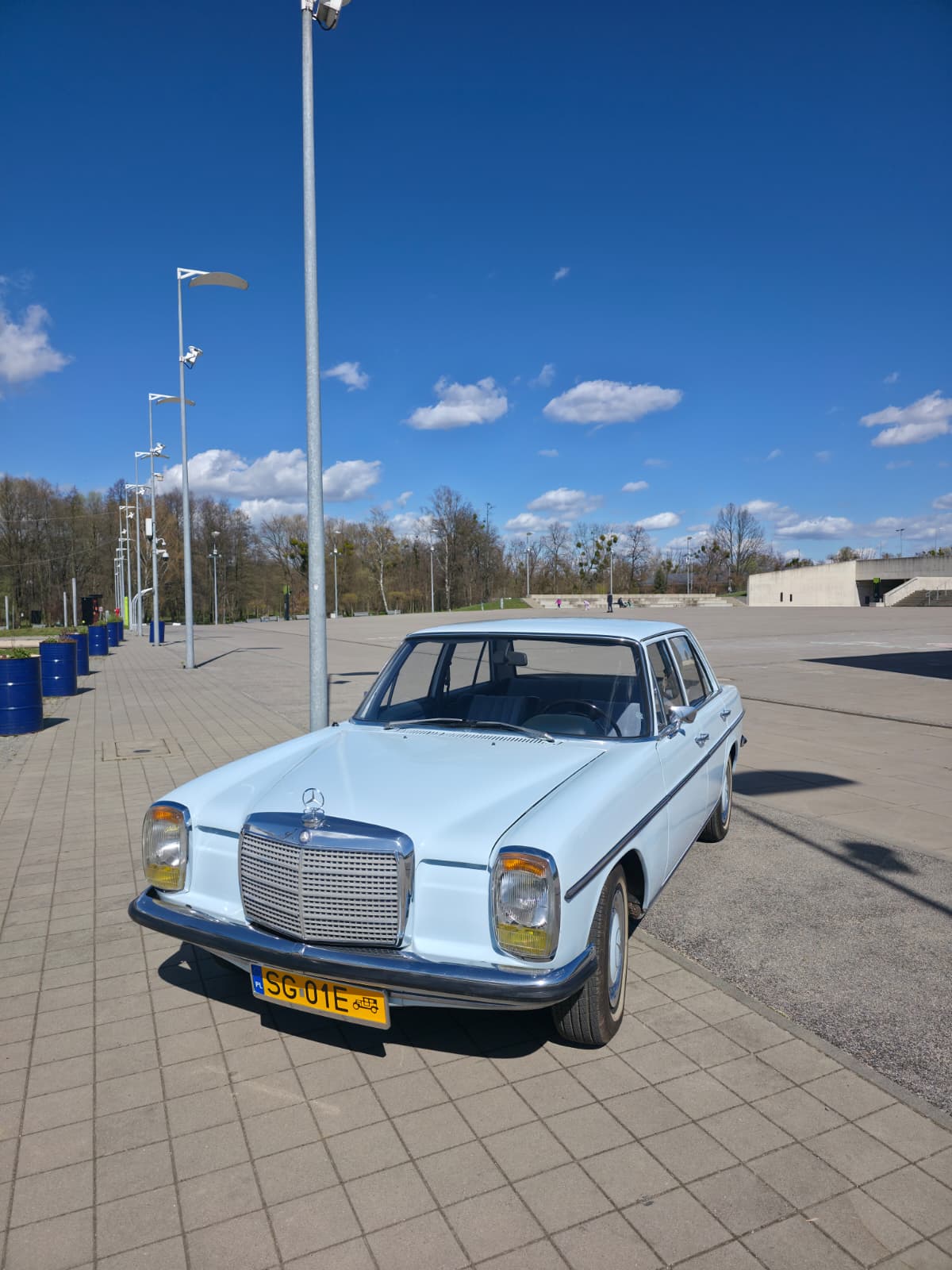 Mercedes W114 Sedan