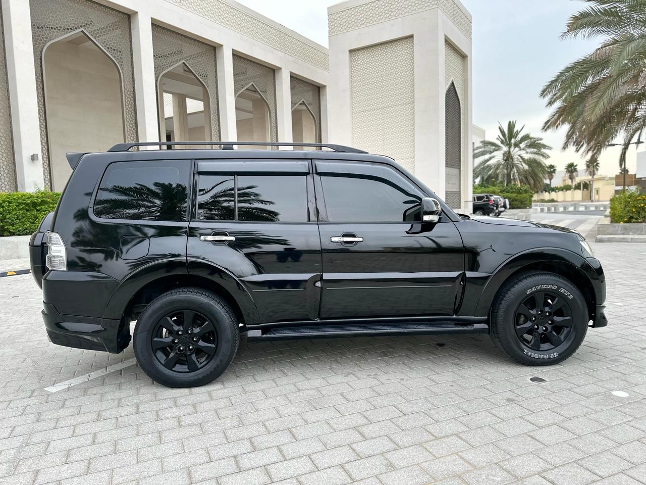 Mitsubishi Pajero IV BLack