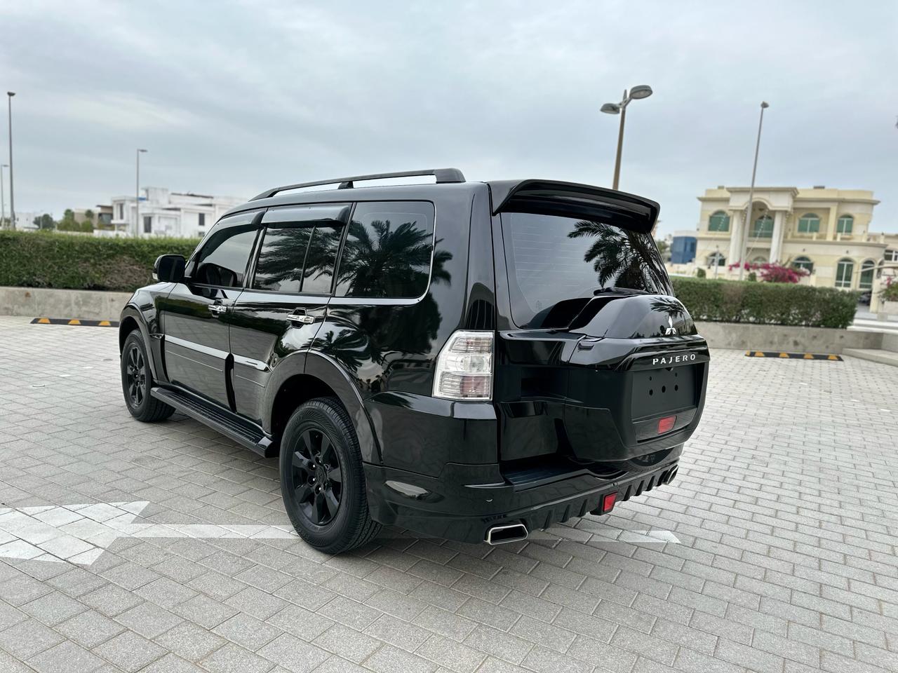 Mitsubishi Pajero IV BLack