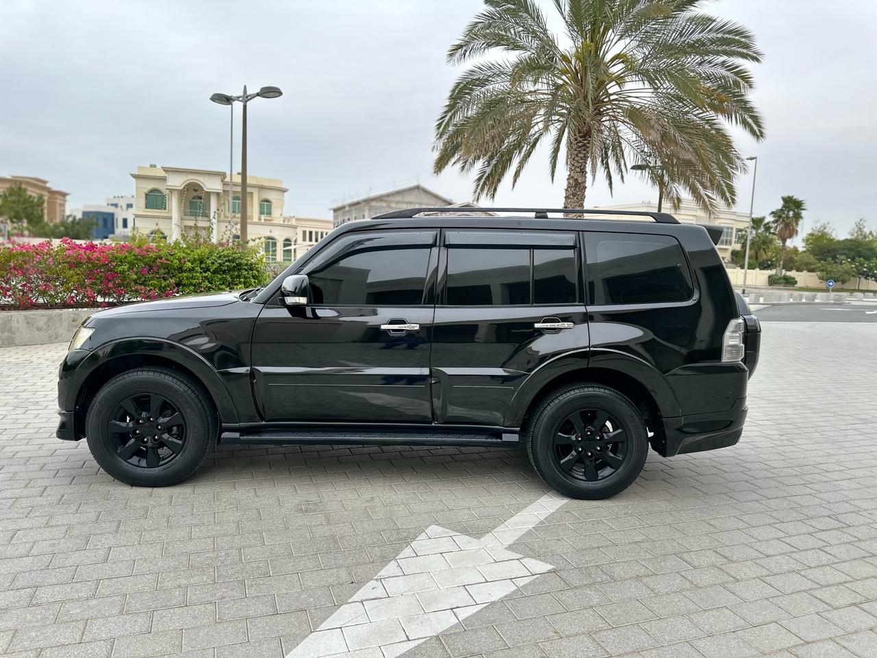 Mitsubishi Pajero IV BLack