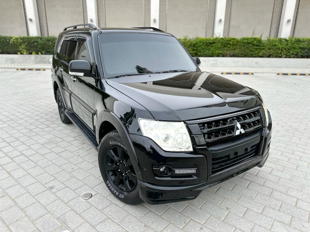 Mitsubishi Pajero IV BLack