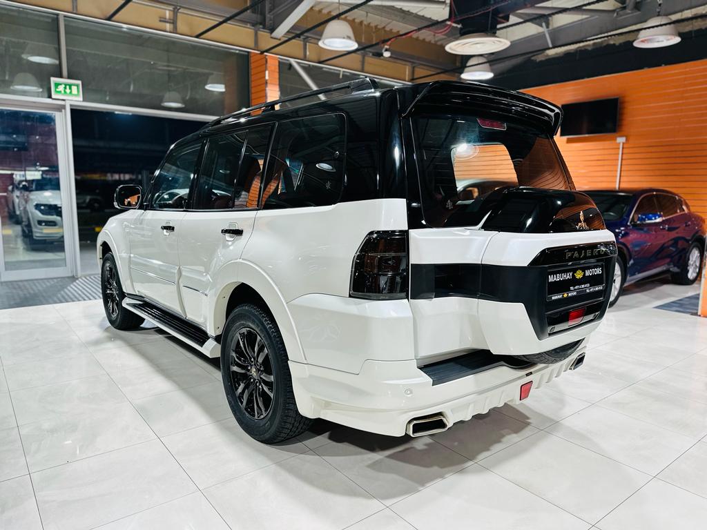 Mitsubishi Pajero IV Signature Edition