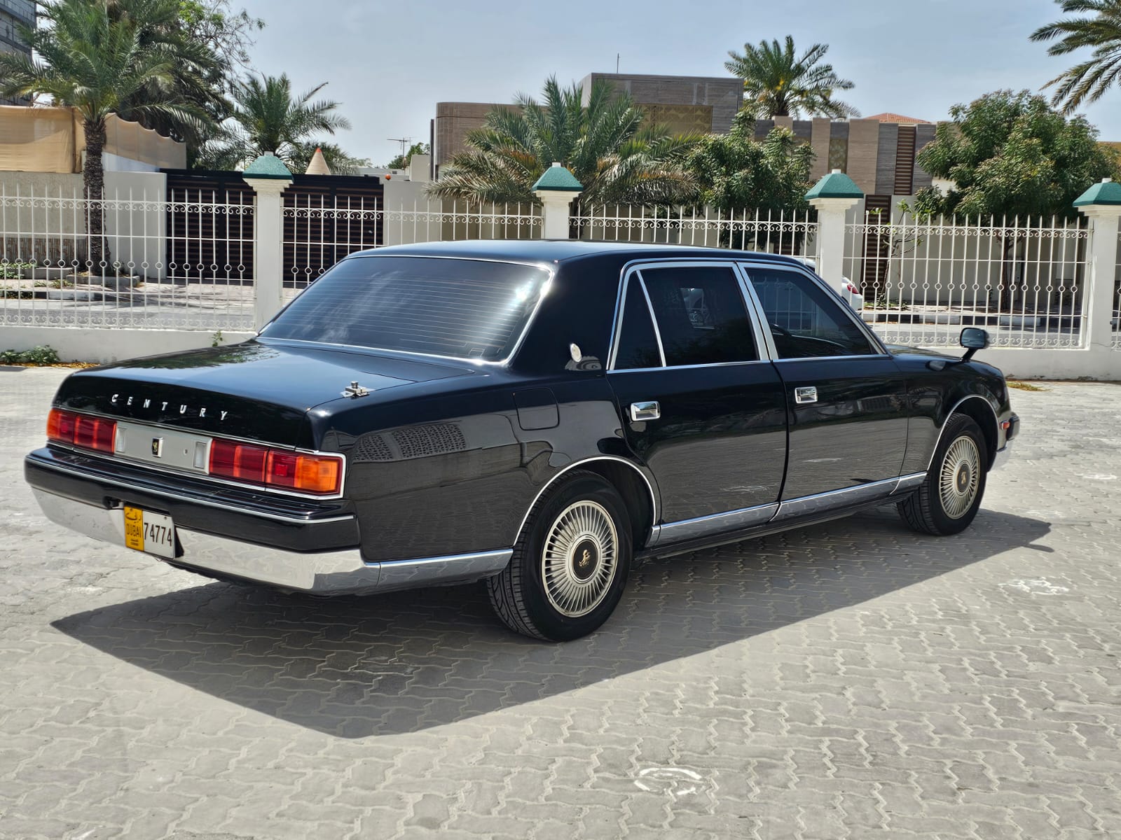 Toyota Century V12