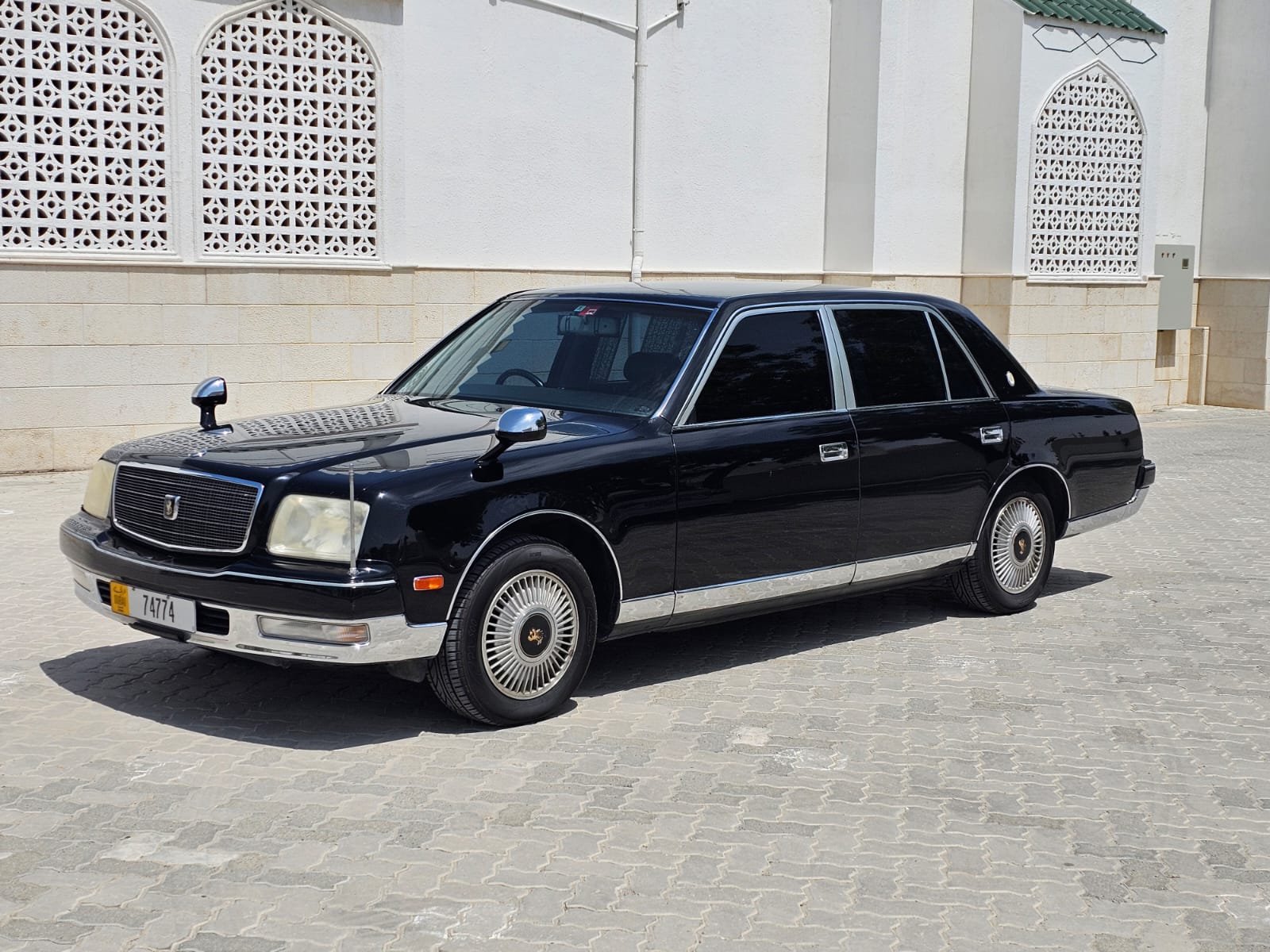 Toyota Century V12