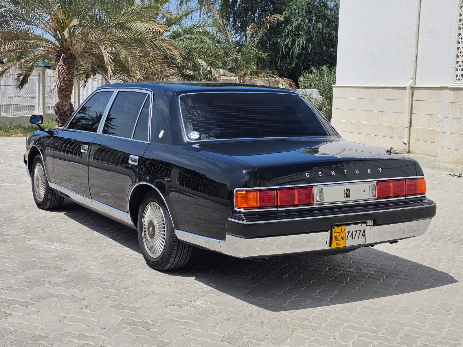 Toyota Century V12