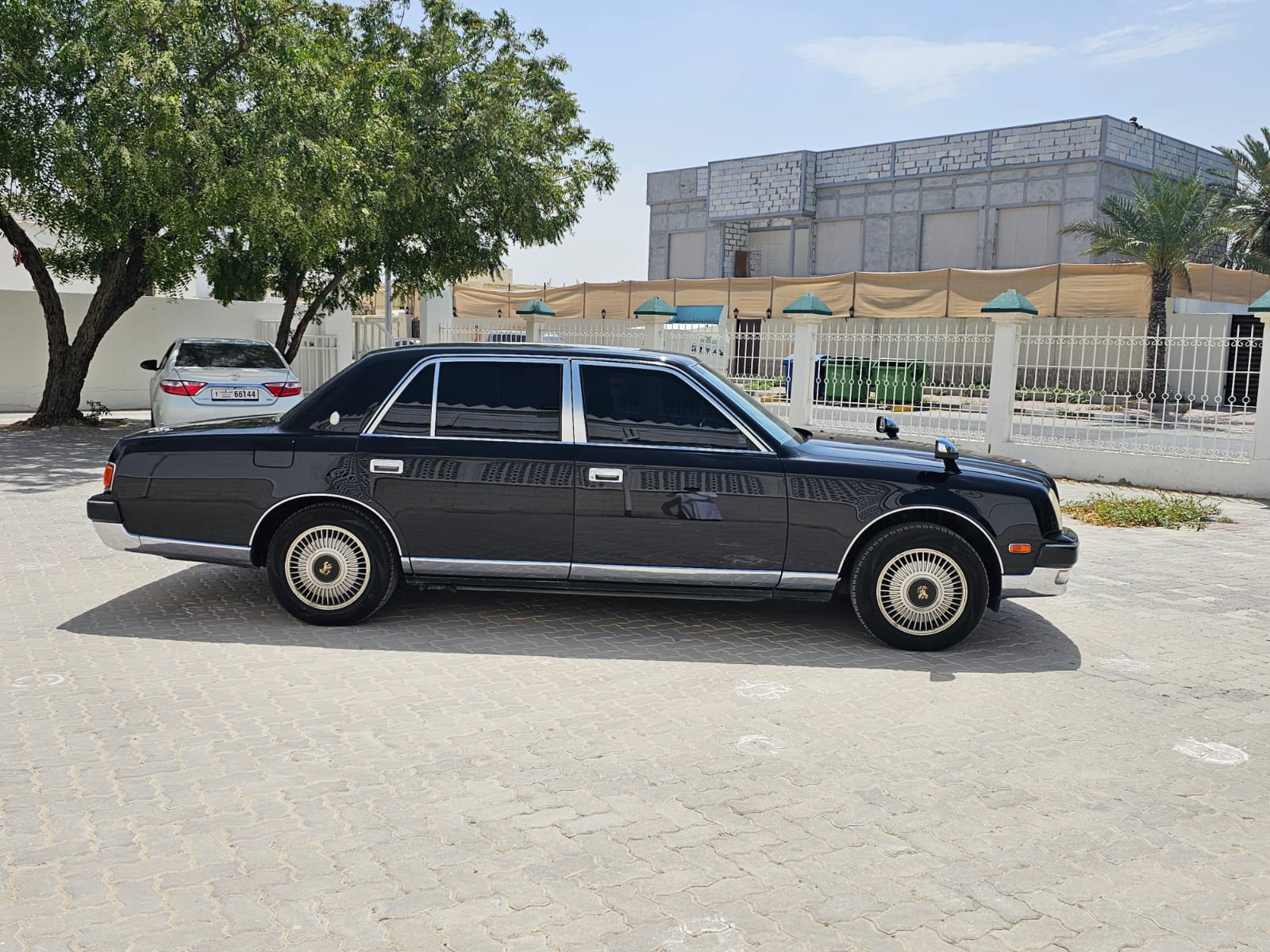 Toyota Century V12