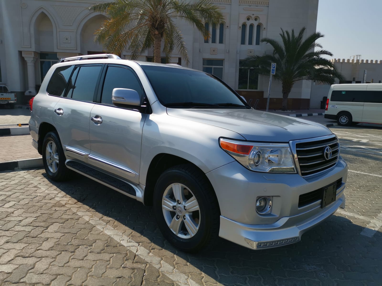 Toyota Land Crusier V8 J200