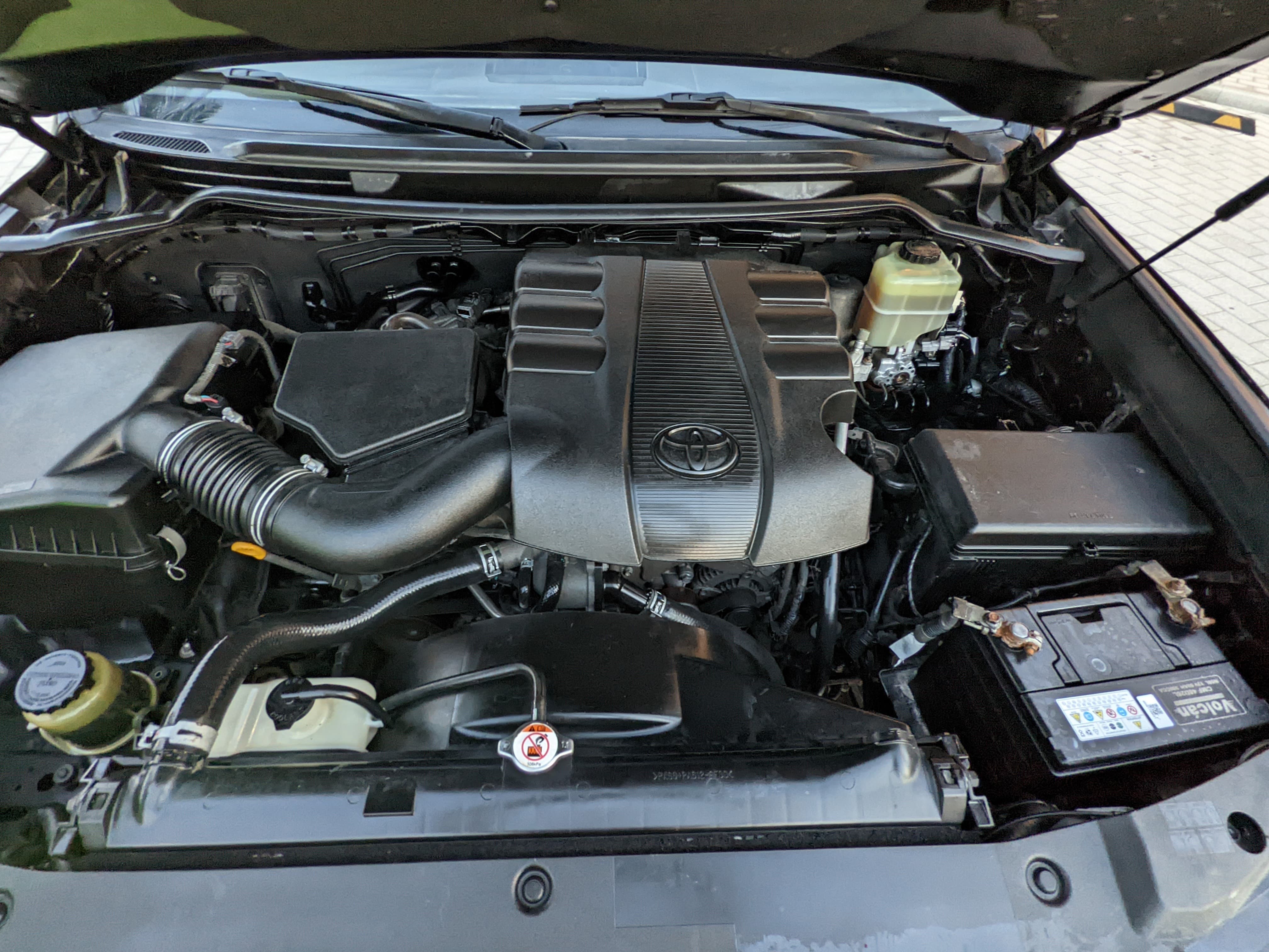 Toyota LandCruiser J200 V6